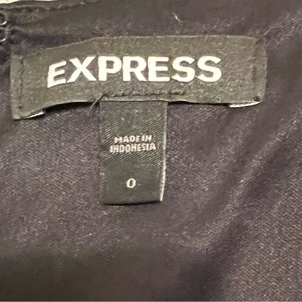 Express size 0 woman’s little black dress - Picture 3 of 4
